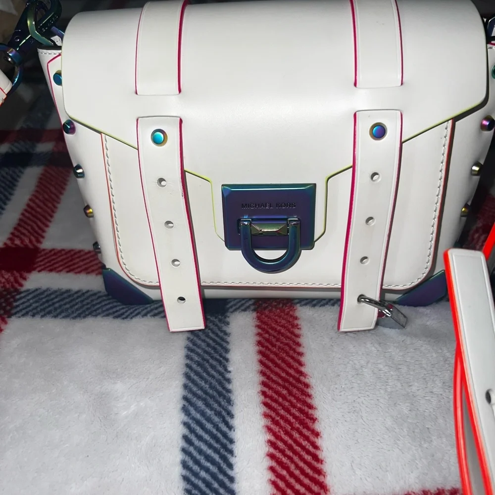 Michael Kors White Crossbody Bag with Orange Accents - Picture 3 of 8